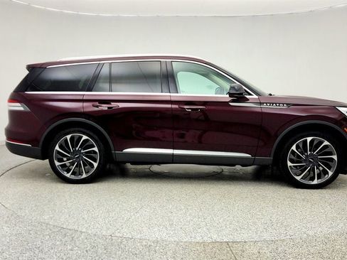 Used 2020 Lincoln Aviator Reserve w/ Equipment Group 202A AWD/4WD image 4