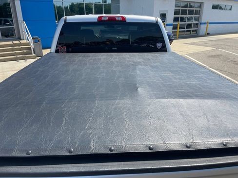 Used 2018 Chevrolet Silverado 1500 LT w/ All Star Edition AWD/4WD image 9