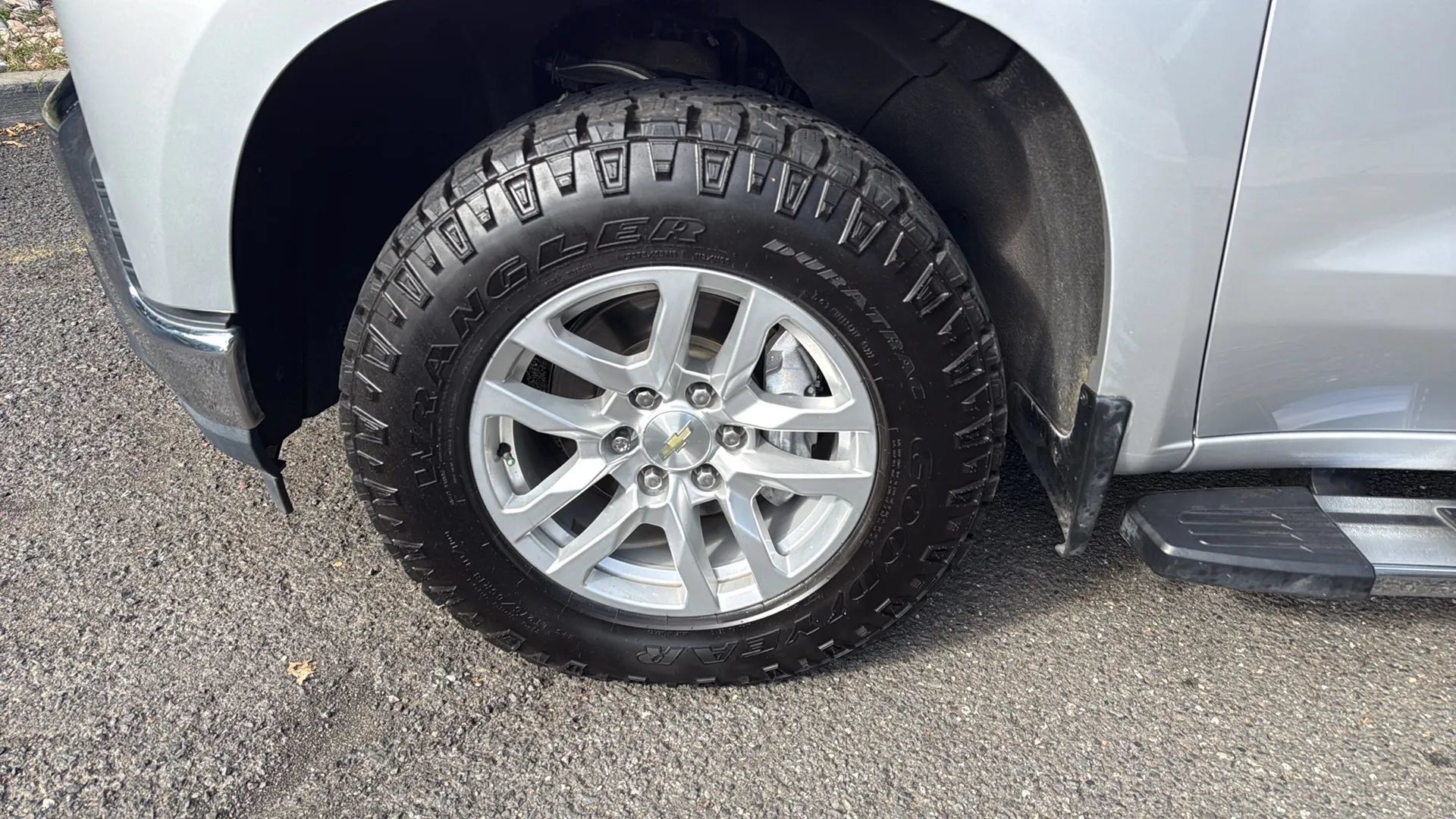 Used 2020 Chevrolet Silverado 1500 LT w/ All-Star Edition AWD/4WD image 9