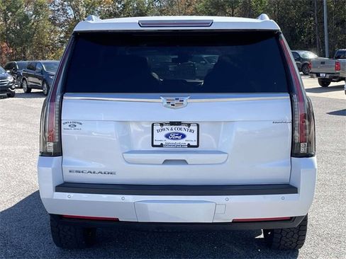 Used 2019 Cadillac Escalade Premium Luxury image 4