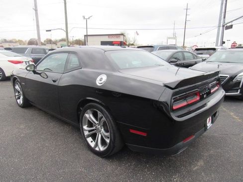 Used 2021 Dodge Challenger R/T image 5