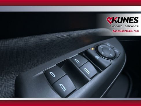 Used 2025 Buick Envista Preferred image 24