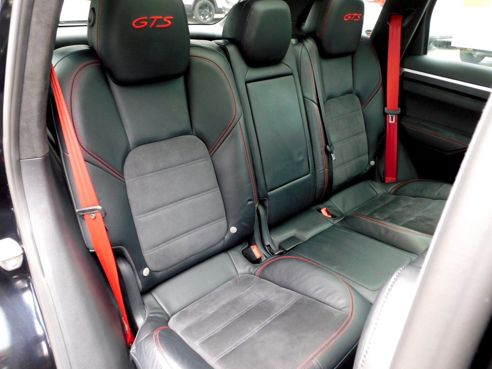 Used 2016 Porsche Cayenne GTS AWD/4WD image 17
