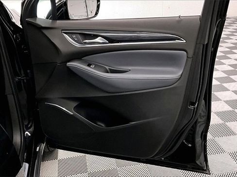 Used 2023 Buick Enclave Essence image 17