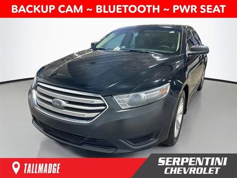 Used 2017 Ford Taurus SE FWD image 1