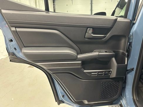 Used 2025 Toyota 4Runner TRD Off-Road image 41