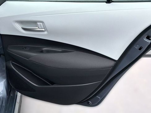 Used 2026 Toyota Corolla SE w/ SE Package FWD image 30
