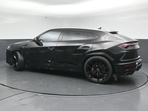 Used 2021 Lamborghini Urus image 5