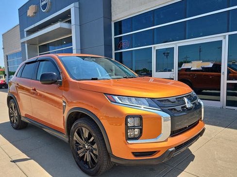 Used 2023 Mitsubishi Outlander Sport ES AWD/4WD image 1
