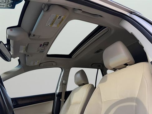 Used 2016 Subaru Outback 2.5i Limited image 16