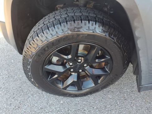 Used 2015 Jeep Cherokee Trailhawk w/ Trailer Tow Group AWD/4WD image 21
