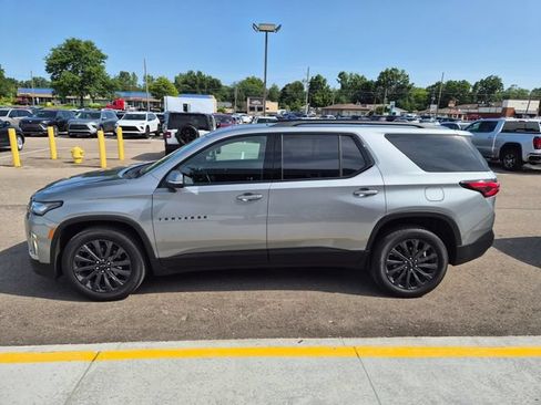 Used 2023 Chevrolet Traverse RS w/ LPO, Floor Liner Package AWD/4WD image 10