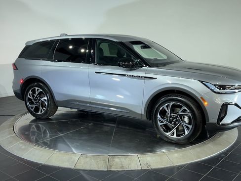 New 2024 Lincoln Nautilus Premier w/ Equipment Group 102A image 7