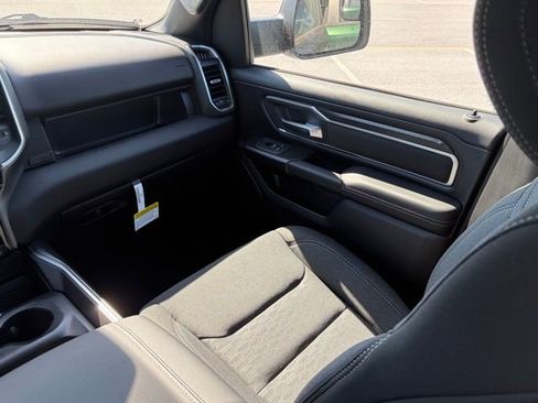 New 2026 RAM 1500 4x4 Crew Cab image 31