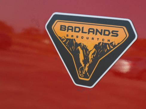 New 2023 Ford Bronco Badlands w/ Sasquatch Package image 16