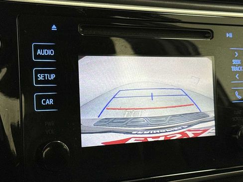 Used 2017 Toyota Corolla LE image 19