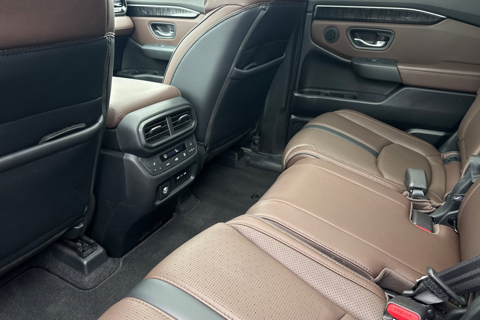 Certified 2025 Honda Pilot Elite image 29