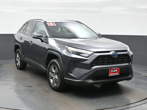 Used 2024 Toyota RAV4 LE AWD/4WD image 8