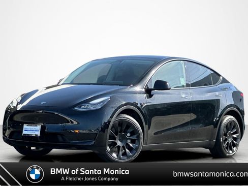 Used 2023 Tesla Model Y Long Range AWD/4WD image 1