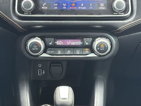 Used 2022 Nissan Versa SR w/ Convenience Package FWD image 24