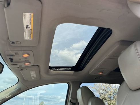 Used 2009 Chevrolet Traverse LT AWD/4WD image 2