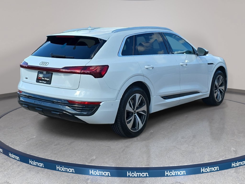 Used 2024 Audi Q8 e-tron Premium Plus AWD/4WD image 6