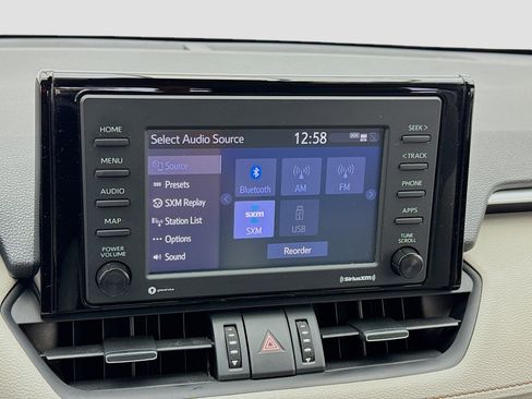 Used 2022 Toyota RAV4 XLE Premium image 11