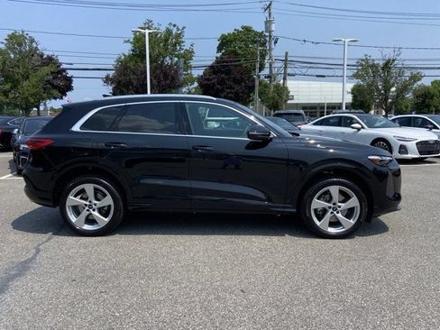 Used 2025 Audi Q5 Premium Plus w/ Premium Plus AWD/4WD image 4