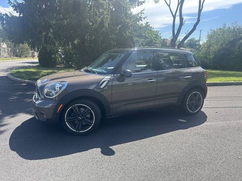 Used 2014 MINI Cooper Countryman S w/ Premium Package FWD image 4