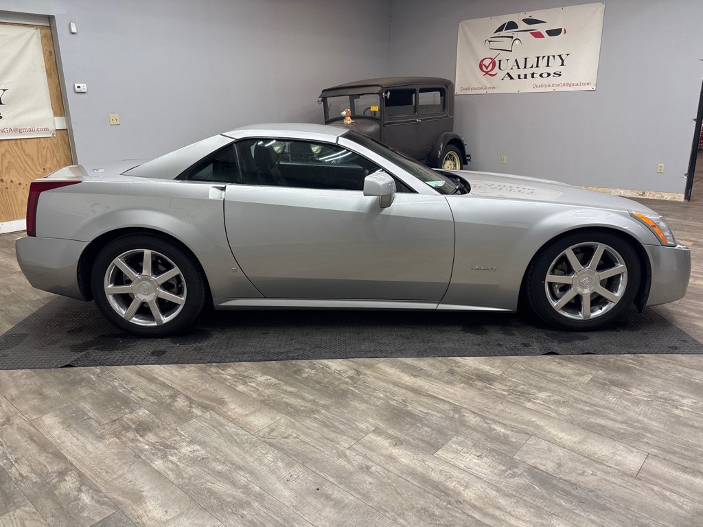 Used 2006 Cadillac XLR RWD image 21