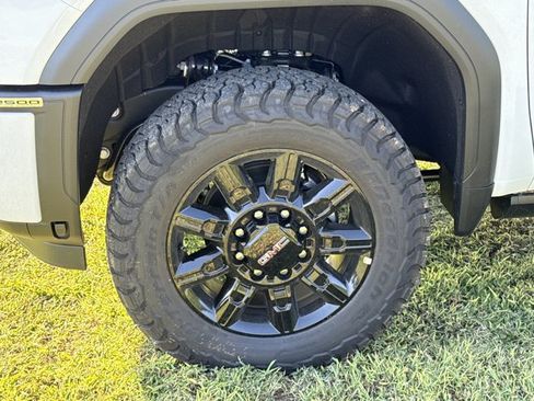 New 2026 GMC Sierra 2500 AT4 w/ AT4 Premium Plus Package AWD/4WD image 14