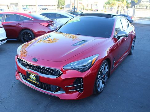 Used 2018 Kia Stinger GT1 RWD image 4