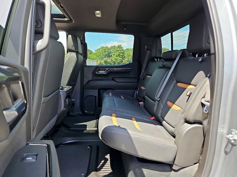 Used 2024 GMC Sierra 1500 AT4 w/ Technology Package AWD/4WD image 10