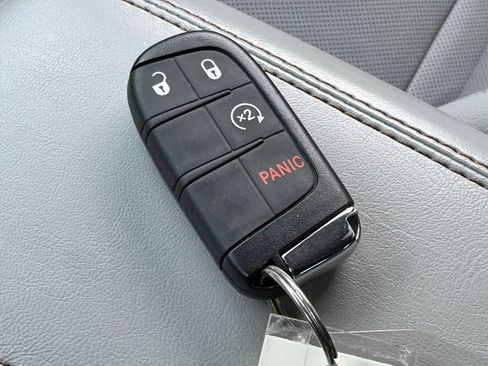 Used 2022 Jeep Compass Limited AWD/4WD image 32