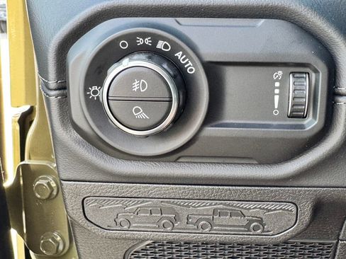 New 2026 Jeep Gladiator Mojave w/ Safety Group AWD/4WD image 26