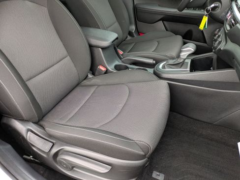 Used 2023 Kia Forte LXS w/ LXS Technology Package image 10