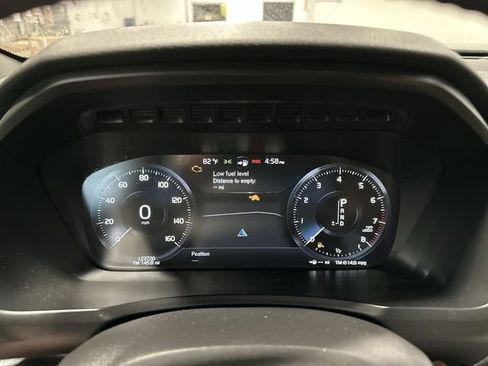 Used 2018 Volvo XC90 T6 Momentum w/ Convenience Package image 14