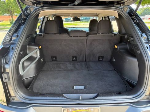 Used 2015 Jeep Cherokee Latitude w/ Cold Weather Group AWD/4WD image 36
