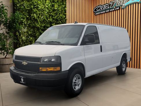 Used 2021 Chevrolet Express 2500 RWD image 2