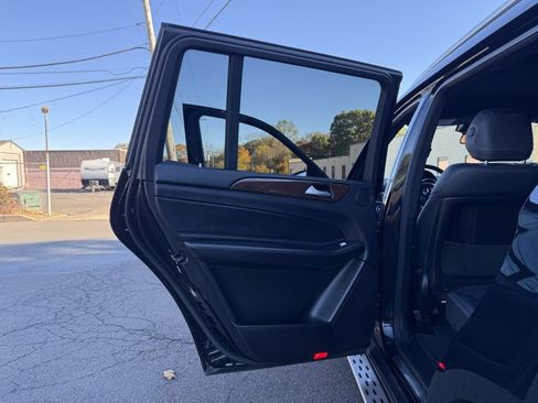 Used 2019 Mercedes-Benz GLS 450 4MATIC image 17