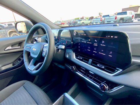 New 2026 Chevrolet Equinox LT w/ Safety and Technology Package image 43