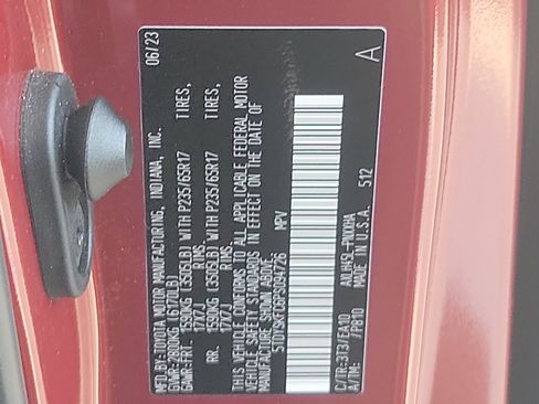 Certified 2023 Toyota Sienna XLE image 24