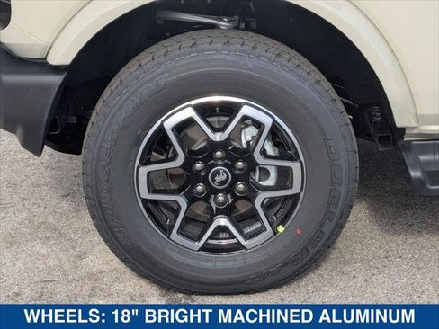Used 2025 Ford Bronco Outer Banks AWD/4WD image 8
