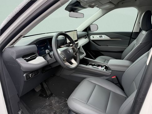 New 2026 Ford Explorer Active w/ Active Comfort Package AWD/4WD image 3