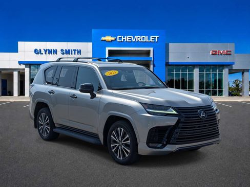 Used 2023 Lexus LX 600 4WD w/ Appearance Package image 4