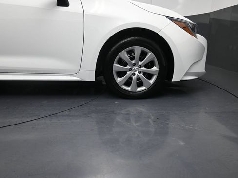 Used 2026 Toyota Corolla LE FWD image 5
