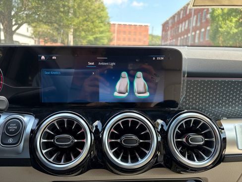 New 2026 Mercedes-Benz GLB 250 4MATIC image 24