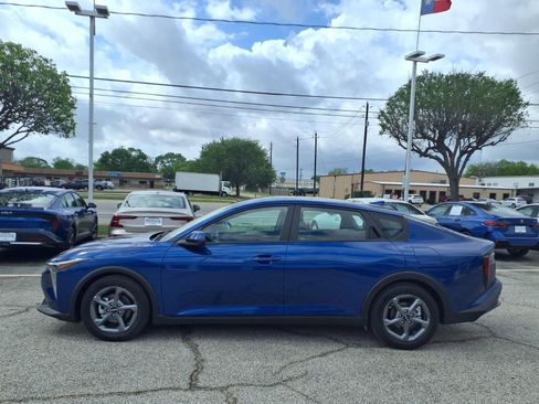 Used 2025 Kia K4 LXS image 25