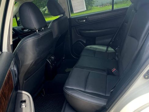 Used 2017 Subaru Outback 2.5i Limited image 6