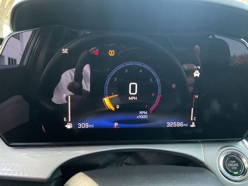 Used 2025 Chevrolet Trax LT w/ LT Convenience Package FWD image 31